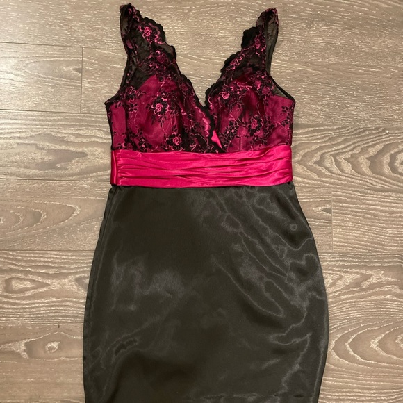 Beautiful black & pink dress size S - Picture 3 of 4